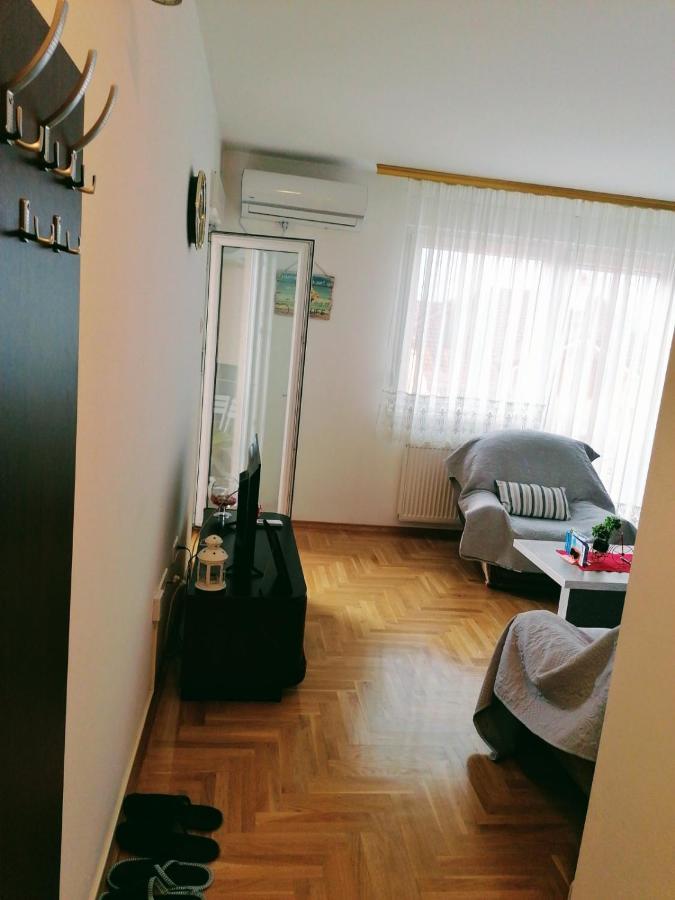 Good Host Apartment บันยาลูกา ภายนอก รูปภาพ